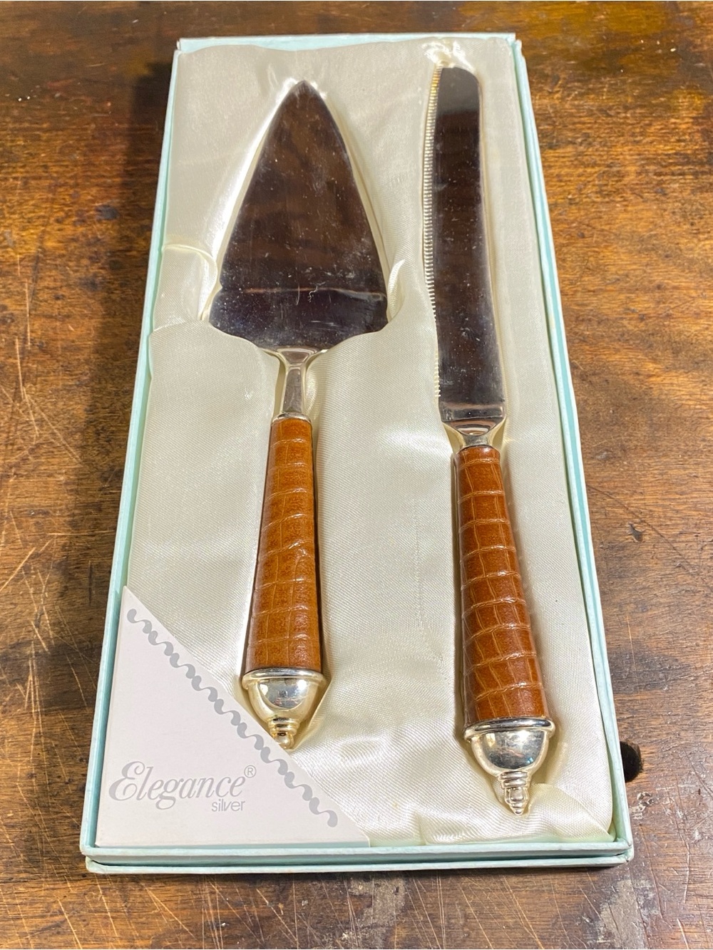 Vintage 2 Pc. Julia Knight Cake Serving Set Ascot Brown Leather Handles Groom